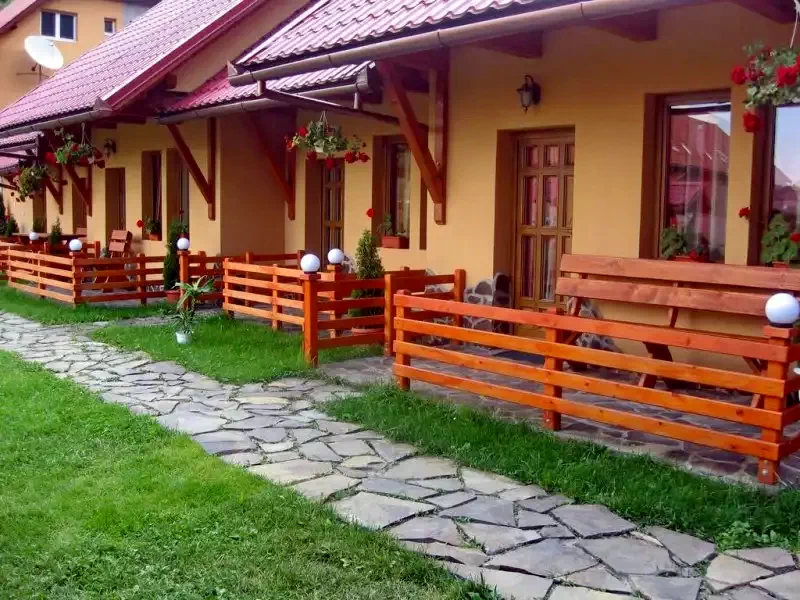 Korond Szállás | Üdülőfalu (K0778-7) A kép szerzői jogvédelem alatt állhat. Javasolt a kapcsolatfelvétel a jog tulajdonossal.