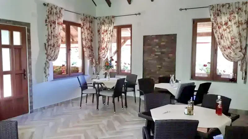 Corund Cazare | Cabană (K0778-11) Imaginea poate fi supusă drepturilor de autor. Se recomandă contactarea titularului drepturilor. Corund Cazare | Cabană (K0778-11) Imaginea poate fi supusă drepturilor de autor. Se recomandă contactarea titularului drepturilor.