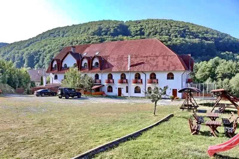 Korond Szállás | Motel (K1079-1) A kép szerzői jogvédelem alatt állhat. Javasolt a kapcsolatfelvétel a jog tulajdonossal.