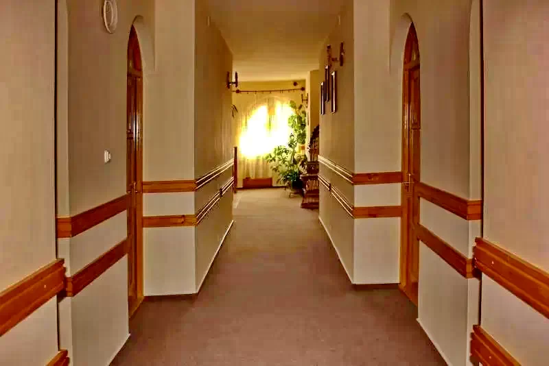 Korond Szállás | Motel (K1079-10) A kép szerzői jogvédelem alatt állhat. Javasolt a kapcsolatfelvétel a jog tulajdonossal.