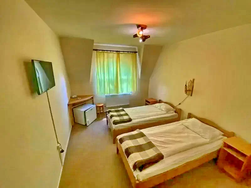 Corund Cazare | Motel (K1079-12) Imaginea poate fi supusă drepturilor de autor. Se recomandă contactarea titularului drepturilor.