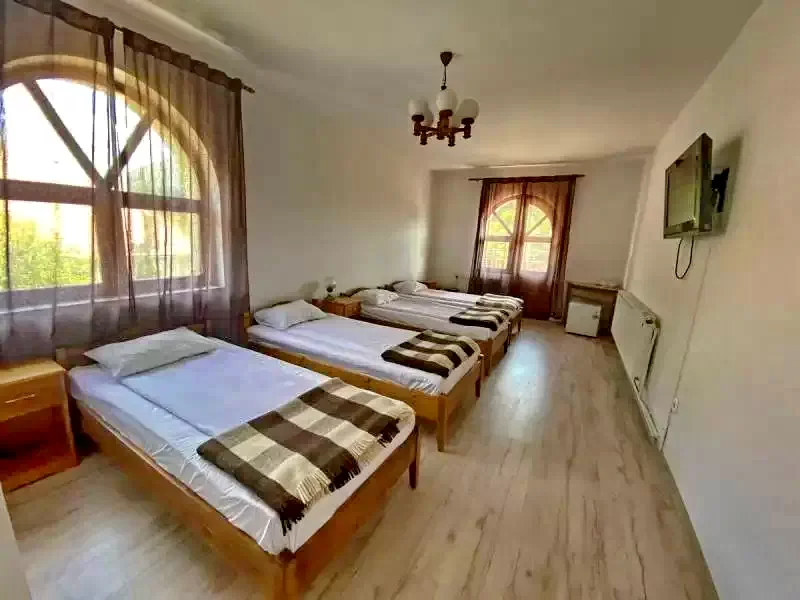 Corund Cazare | Motel (K1079-14) Imaginea poate fi supusă drepturilor de autor. Se recomandă contactarea titularului drepturilor.