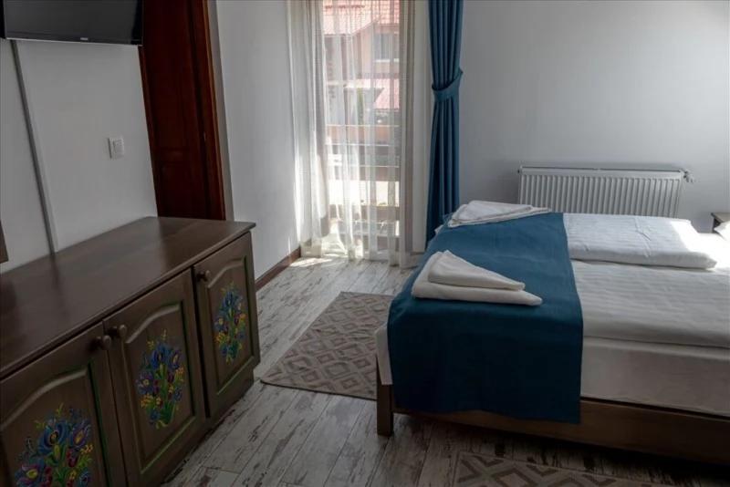 Corund Cazare | Pensiune (K1195-19) Imaginea poate fi supusă drepturilor de autor. Se recomandă contactarea titularului drepturilor. Corund Cazare | Pensiune (K1195-19) Imaginea poate fi supusă drepturilor de autor. Se recomandă contactarea titularului drepturilor.