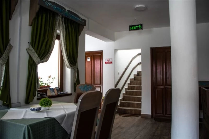 Corund Cazare | Motel (K1195-36) Imaginea poate fi supusă drepturilor de autor. Se recomandă contactarea titularului drepturilor.