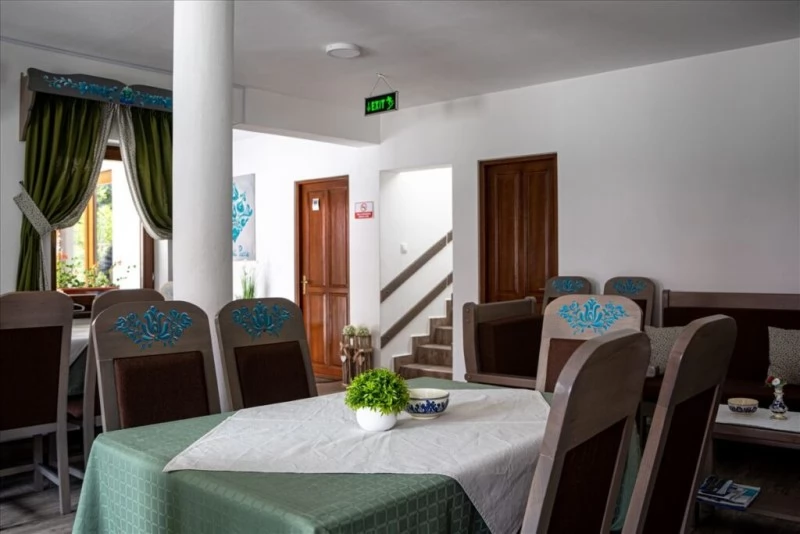 Korond Szállás | Motel (K1195-40) A kép szerzői jogvédelem alatt állhat. Javasolt a kapcsolatfelvétel a jog tulajdonossal.