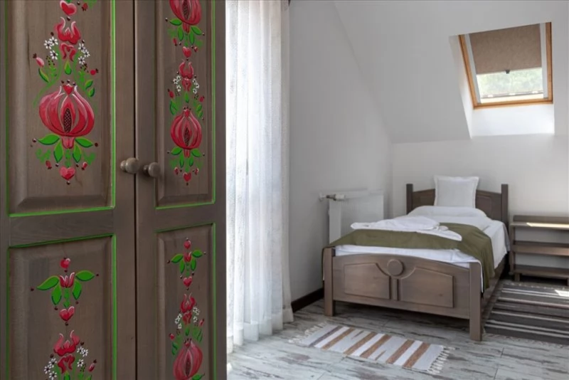 Corund Cazare | Motel (K1195-47) Imaginea poate fi supusă drepturilor de autor. Se recomandă contactarea titularului drepturilor.