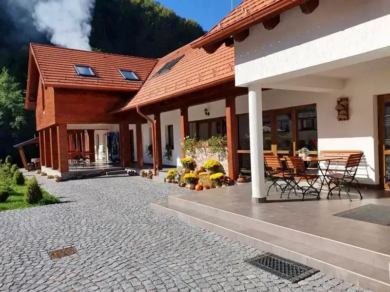 Korond Szállás | Motel (K1195-56) A kép szerzői jogvédelem alatt állhat. Javasolt a kapcsolatfelvétel a jog tulajdonossal.