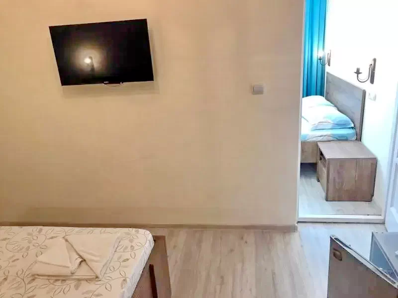 Băile Herculane Cazare | Motel (K0035-25) Imaginea poate fi supusă drepturilor de autor. Se recomandă contactarea titularului drepturilor.