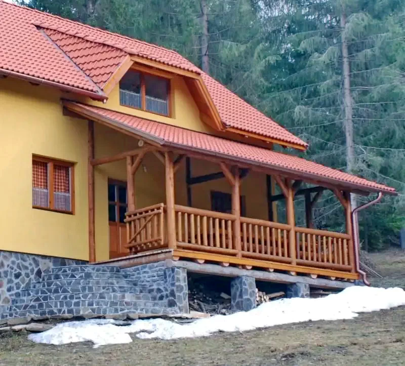 Izvoare Cazare | Sat de vacanță (K0674-1) Imaginea poate fi supusă drepturilor de autor. Se recomandă contactarea titularului drepturilor.