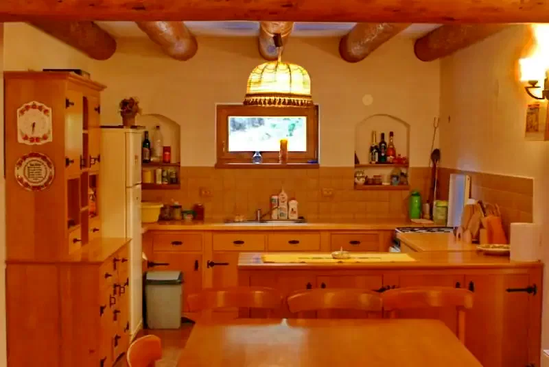 Izvoare Cazare | Sat de vacanță (K0674-3) Imaginea poate fi supusă drepturilor de autor. Se recomandă contactarea titularului drepturilor.