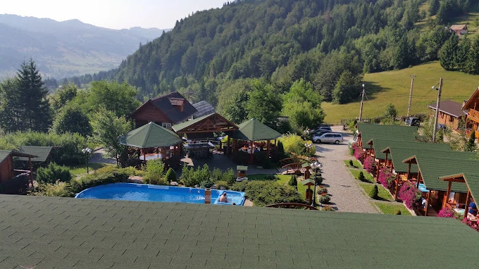 Lacu Roșu Cazare | Camping / Popas turistic (K0242-32) Imaginea poate fi supusă drepturilor de autor. Se recomandă contactarea titularului drepturilor.