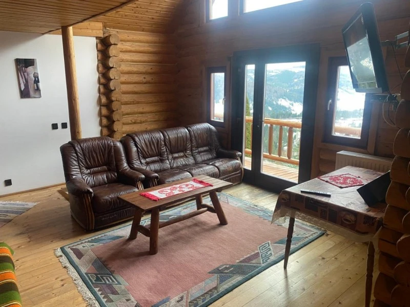 Lacu Roșu Cazare | Camping / Popas turistic (K0242-45) Imaginea poate fi supusă drepturilor de autor. Se recomandă contactarea titularului drepturilor.