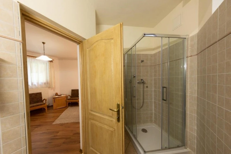 Hargitafürdő Szállás | Motel (K0292-10) A kép szerzői jogvédelem alatt állhat. Javasolt a kapcsolatfelvétel a jog tulajdonossal.