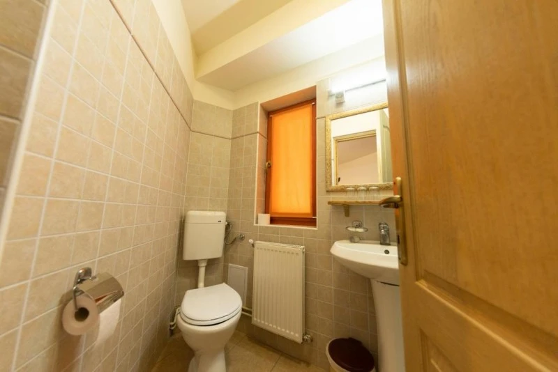 Hargitafürdő Szállás | Motel (K0292-29) A kép szerzői jogvédelem alatt állhat. Javasolt a kapcsolatfelvétel a jog tulajdonossal.