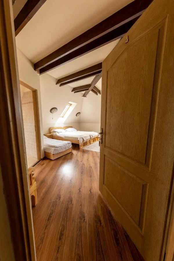 Hargitafürdő Szállás | Motel (K0292-34) A kép szerzői jogvédelem alatt állhat. Javasolt a kapcsolatfelvétel a jog tulajdonossal.