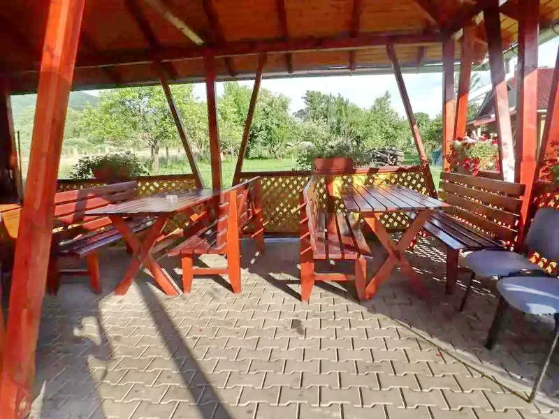 Szováta Szállás | Üdülőfalu (K0330-31) A kép szerzői jogvédelem alatt állhat. Javasolt a kapcsolatfelvétel a jog tulajdonossal.