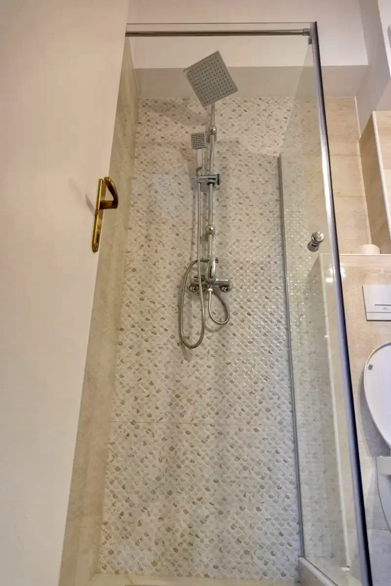 Dealu Cazare | Motel (K1412-15) Imaginea poate fi supusă drepturilor de autor. Se recomandă contactarea titularului drepturilor.