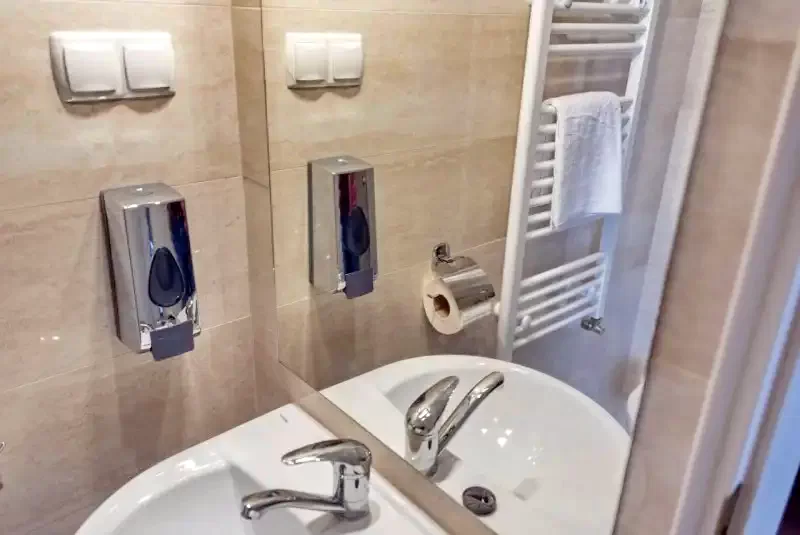 Dealu Cazare | Motel (K1412-17) Imaginea poate fi supusă drepturilor de autor. Se recomandă contactarea titularului drepturilor.