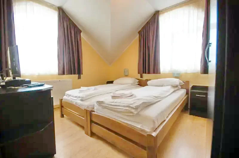 Sâncrai Cazare | Motel (K0753-19) Imaginea poate fi supusă drepturilor de autor. Se recomandă contactarea titularului drepturilor.