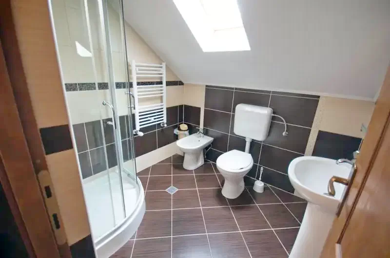 Sâncrai Cazare | Motel (K0753-29) Imaginea poate fi supusă drepturilor de autor. Se recomandă contactarea titularului drepturilor.