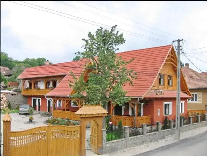 Székelyszentkirály Szállás | Panzió (K0753-39) A kép szerzői jogvédelem alatt állhat. Javasolt a kapcsolatfelvétel a jog tulajdonossal. Székelyszentkirály Szállás | Panzió (K0753-39) A kép szerzői jogvédelem alatt állhat. Javasolt a kapcsolatfelvétel a jog tulajdonossal.