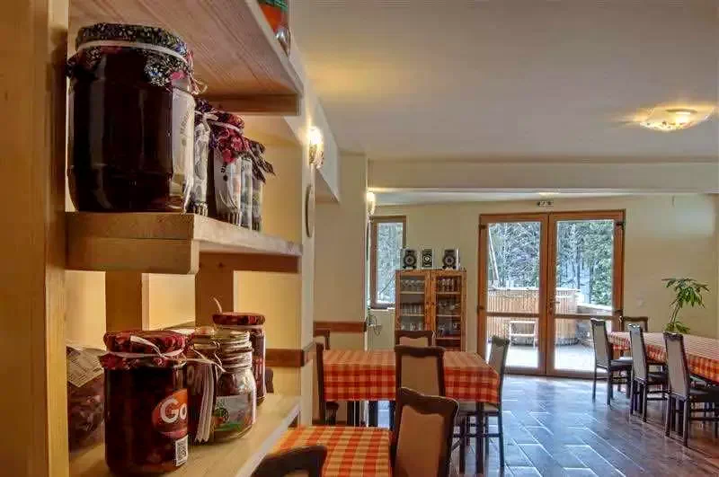 Hargitafürdő Szállás | Motel (K0373-3) A kép szerzői jogvédelem alatt állhat. Javasolt a kapcsolatfelvétel a jog tulajdonossal.