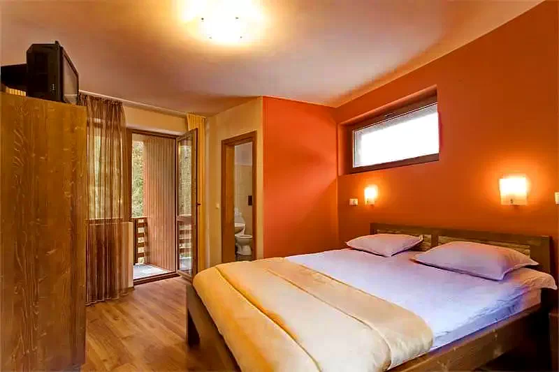 Hargitafürdő Szállás | Motel (K0373-7) A kép szerzői jogvédelem alatt állhat. Javasolt a kapcsolatfelvétel a jog tulajdonossal.