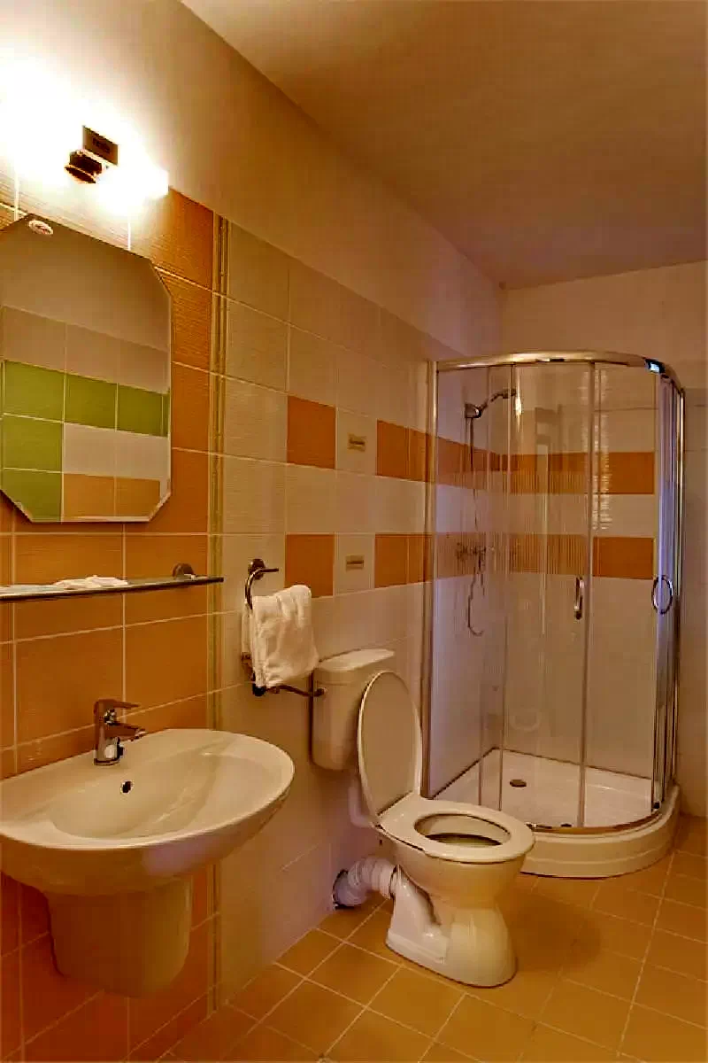 Harghita-Băi Cazare | Motel (K0373-8) Imaginea poate fi supusă drepturilor de autor. Se recomandă contactarea titularului drepturilor.