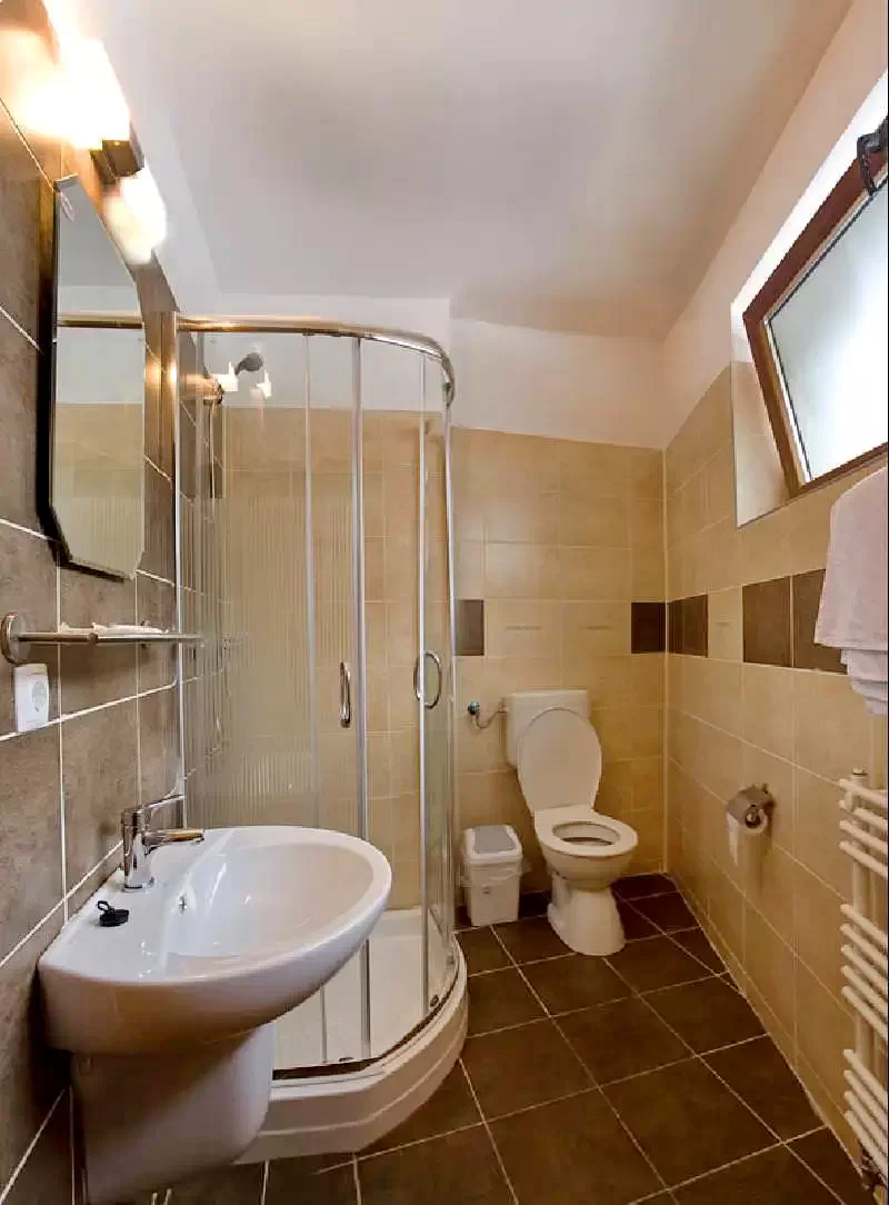 Harghita-Băi Cazare | Motel (K0373-10) Imaginea poate fi supusă drepturilor de autor. Se recomandă contactarea titularului drepturilor.