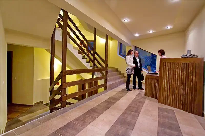 Hargitafürdő Szállás | Motel (K0373-11) A kép szerzői jogvédelem alatt állhat. Javasolt a kapcsolatfelvétel a jog tulajdonossal.