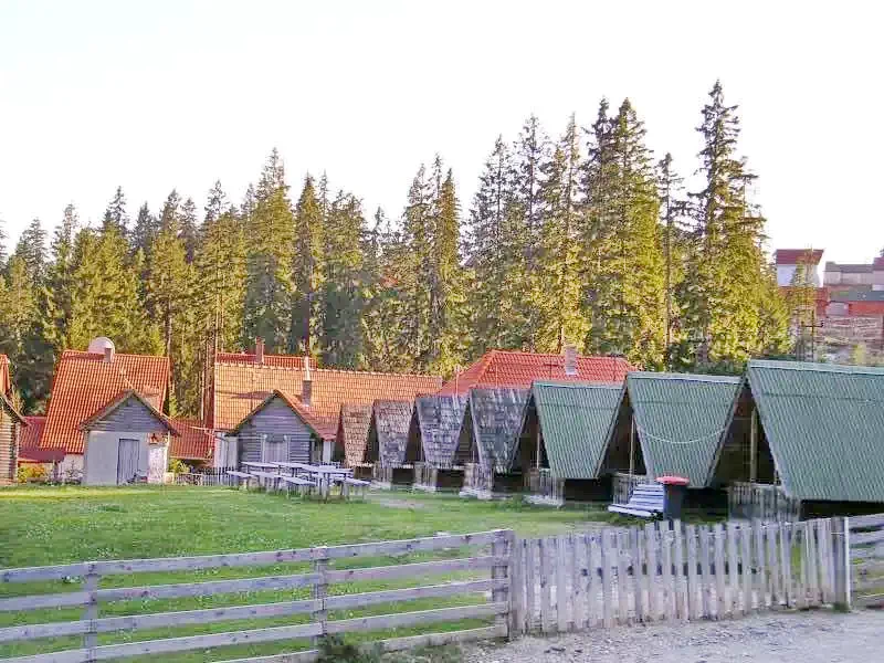 Hargitafürdő Szállás | Motel (K0373-43) A kép szerzői jogvédelem alatt állhat. Javasolt a kapcsolatfelvétel a jog tulajdonossal.