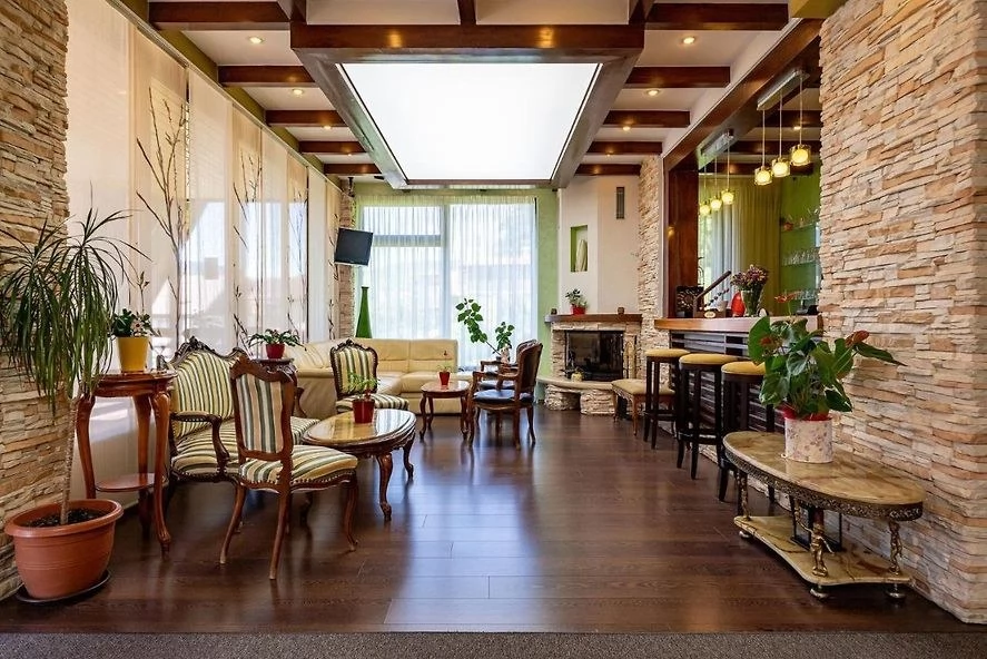 Bușteni Szállás | Motel (K1445-6) A kép szerzői jogvédelem alatt állhat. Javasolt a kapcsolatfelvétel a jog tulajdonossal.