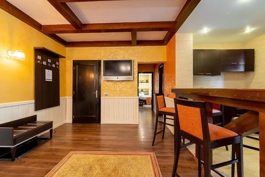 Bușteni Szállás | Motel (K1445-38) A kép szerzői jogvédelem alatt állhat. Javasolt a kapcsolatfelvétel a jog tulajdonossal.