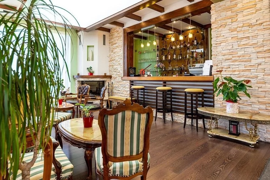 Bușteni Szállás | Panzió (K1445-57) A kép szerzői jogvédelem alatt állhat. Javasolt a kapcsolatfelvétel a jog tulajdonossal. Bușteni Szállás | Panzió (K1445-57) A kép szerzői jogvédelem alatt állhat. Javasolt a kapcsolatfelvétel a jog tulajdonossal.