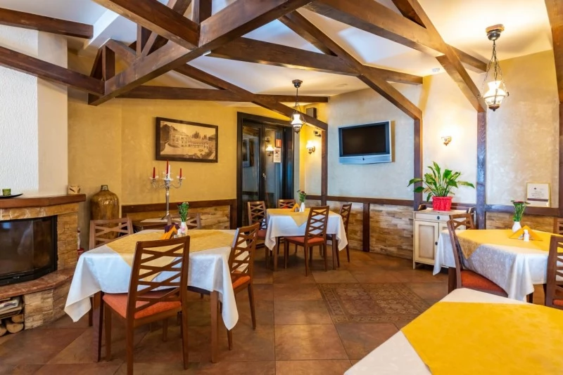 Bușteni Szállás | Motel (K1445-60) A kép szerzői jogvédelem alatt állhat. Javasolt a kapcsolatfelvétel a jog tulajdonossal.