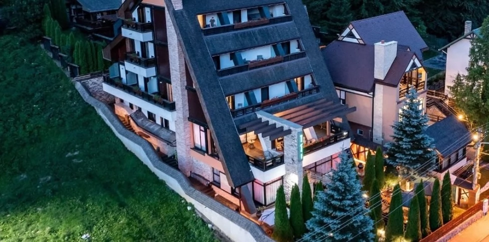 Bușteni Szállás | Motel (K1445-69) A kép szerzői jogvédelem alatt állhat. Javasolt a kapcsolatfelvétel a jog tulajdonossal.