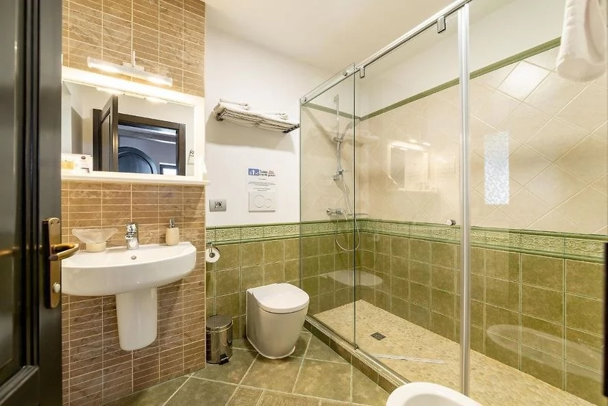 Bușteni Szállás | Motel (K1445-72) A kép szerzői jogvédelem alatt állhat. Javasolt a kapcsolatfelvétel a jog tulajdonossal.