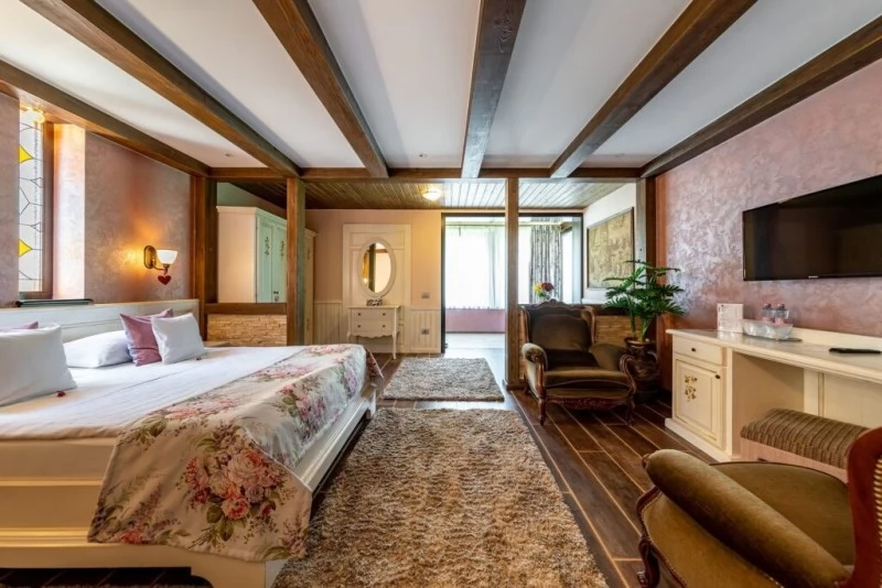 Bușteni Szállás | Motel (K1445-77) A kép szerzői jogvédelem alatt állhat. Javasolt a kapcsolatfelvétel a jog tulajdonossal.