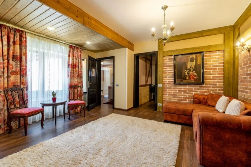 Bușteni Szállás | Motel (K1445-78) A kép szerzői jogvédelem alatt állhat. Javasolt a kapcsolatfelvétel a jog tulajdonossal.