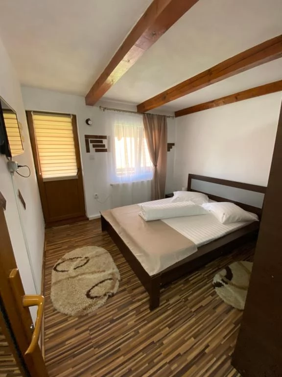 Kercisóra Szállás | Motel (K1487-8) A kép szerzői jogvédelem alatt állhat. Javasolt a kapcsolatfelvétel a jog tulajdonossal.