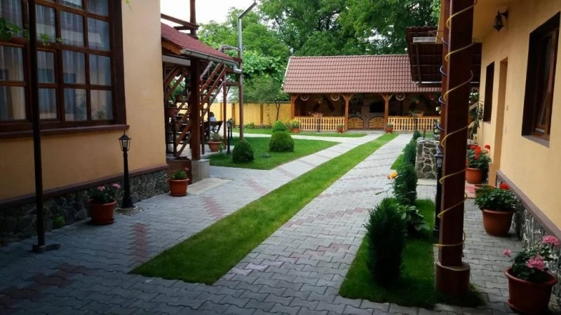 Kercisóra Szállás | Motel (K1487-13) A kép szerzői jogvédelem alatt állhat. Javasolt a kapcsolatfelvétel a jog tulajdonossal.