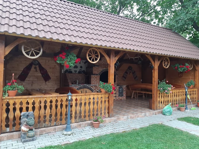 Cârțișoara Cazare | Motel (K1487-15) Imaginea poate fi supusă drepturilor de autor. Se recomandă contactarea titularului drepturilor.