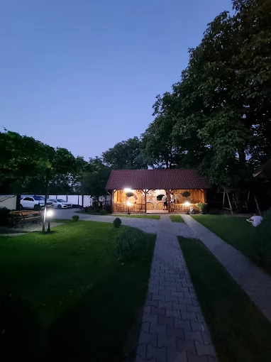 Cârțișoara Cazare | Motel (K1487-18) Imaginea poate fi supusă drepturilor de autor. Se recomandă contactarea titularului drepturilor.