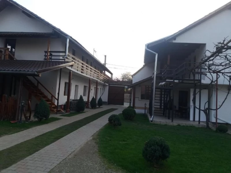 Kercisóra Szállás | Motel (K1487-50) A kép szerzői jogvédelem alatt állhat. Javasolt a kapcsolatfelvétel a jog tulajdonossal.