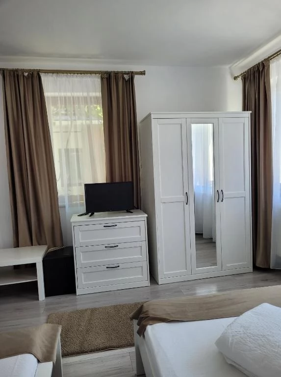 Kercisóra Szállás | Motel (K1487-52) A kép szerzői jogvédelem alatt állhat. Javasolt a kapcsolatfelvétel a jog tulajdonossal.