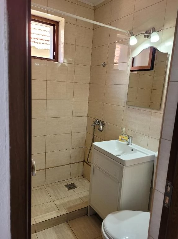 Kercisóra Szállás | Motel (K1487-53) A kép szerzői jogvédelem alatt állhat. Javasolt a kapcsolatfelvétel a jog tulajdonossal.