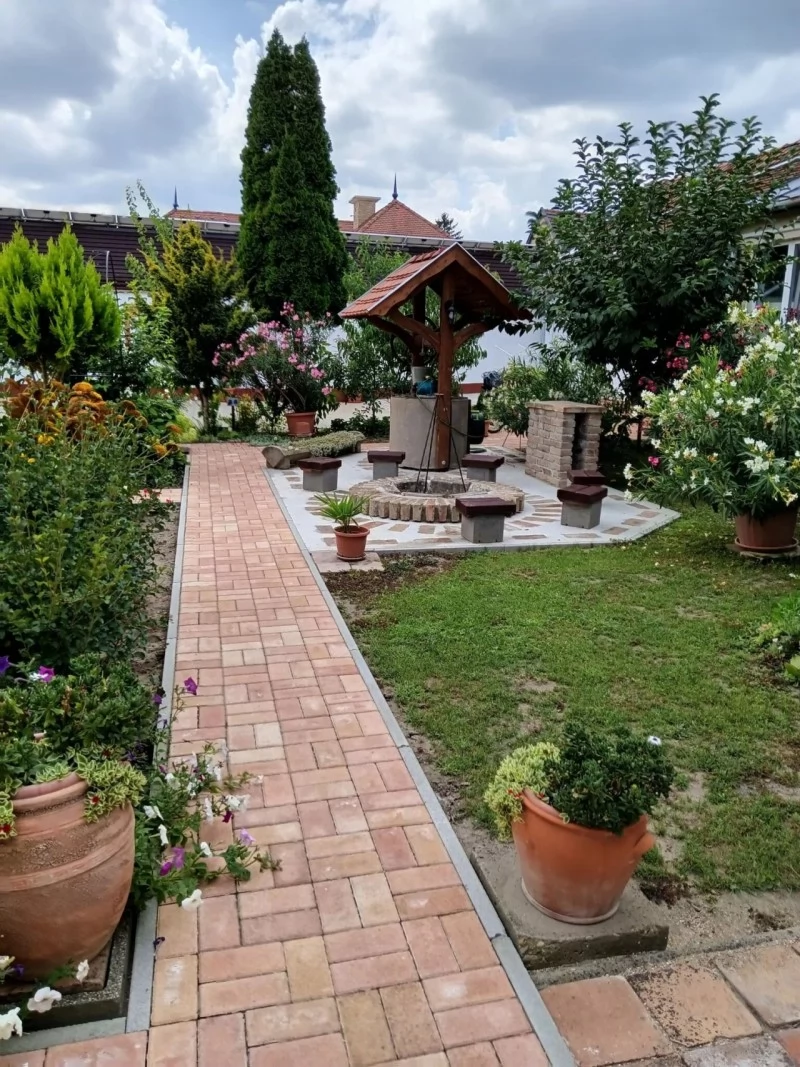 Gyula Szállás | Üdülőfalu (K0511-3) A kép szerzői jogvédelem alatt állhat. Javasolt a kapcsolatfelvétel a jog tulajdonossal.