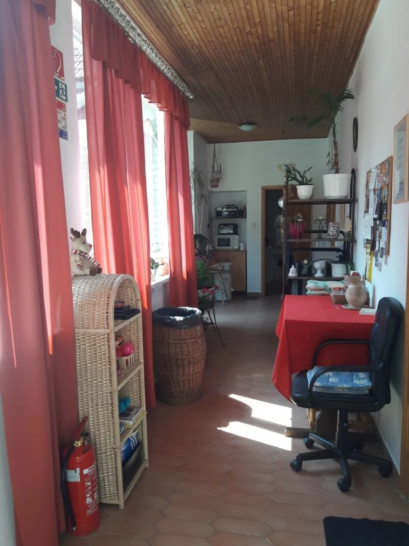 Jula Cazare | Sat de vacanță (K0511-8) Imaginea poate fi supusă drepturilor de autor. Se recomandă contactarea titularului drepturilor.