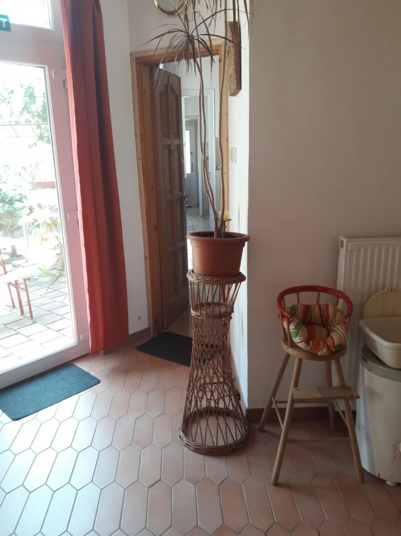 Gyula Szállás | Kulcsosház (K0511-18) A kép szerzői jogvédelem alatt állhat. Javasolt a kapcsolatfelvétel a jog tulajdonossal. Gyula Szállás | Kulcsosház (K0511-18) A kép szerzői jogvédelem alatt állhat. Javasolt a kapcsolatfelvétel a jog tulajdonossal.