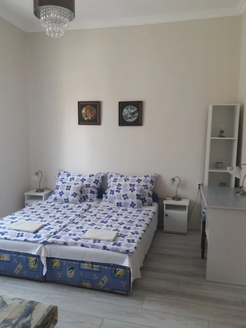 Jula Cazare | Sat de vacanță (K0511-19) Imaginea poate fi supusă drepturilor de autor. Se recomandă contactarea titularului drepturilor.